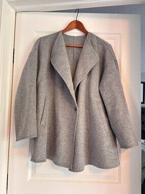 Uniqlo Wool Blend Oversized XS Double Face Short Coat in Gray. LIKE NEW